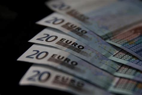 средний курс евро 2022